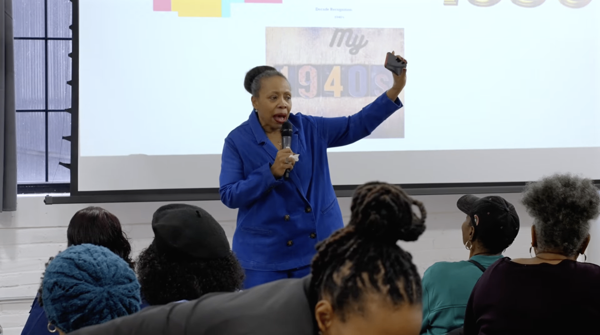 Rose Kenney presenting a smartphone workshop to an engaged audience